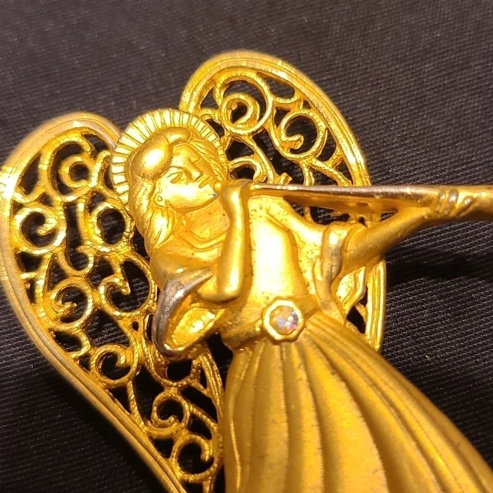 Jewelry | Jj Angel Vintage Gold Tone Pin | Poshmark